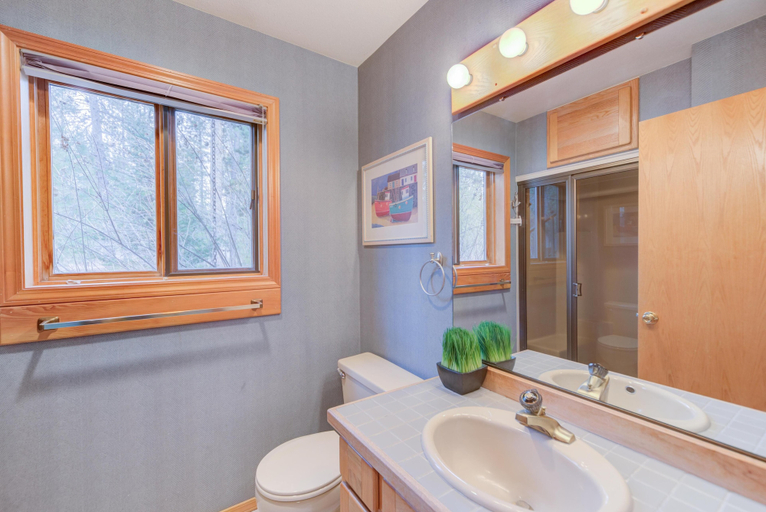 Bathroom 3, Jackpine Lane #6 by Village Properties at Sunriver, Deschutes