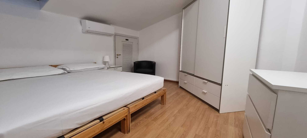 Paradise Inn 2, Livorno