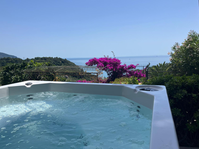 IL MARE BLU, La Spezia