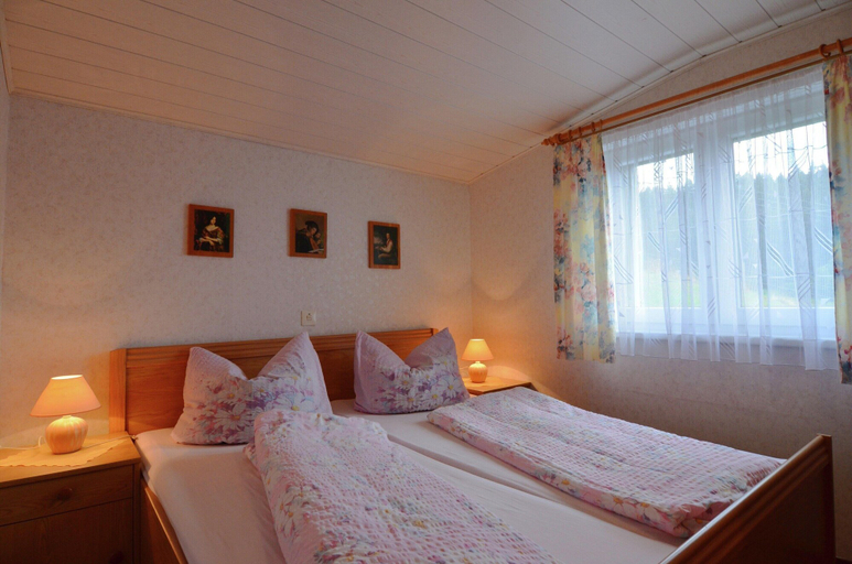 Bedroom 2, Heatable Pool Retreat, Saalfeld-Rudolstadt