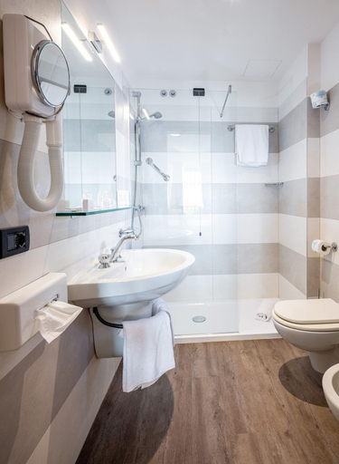 Bathroom 24