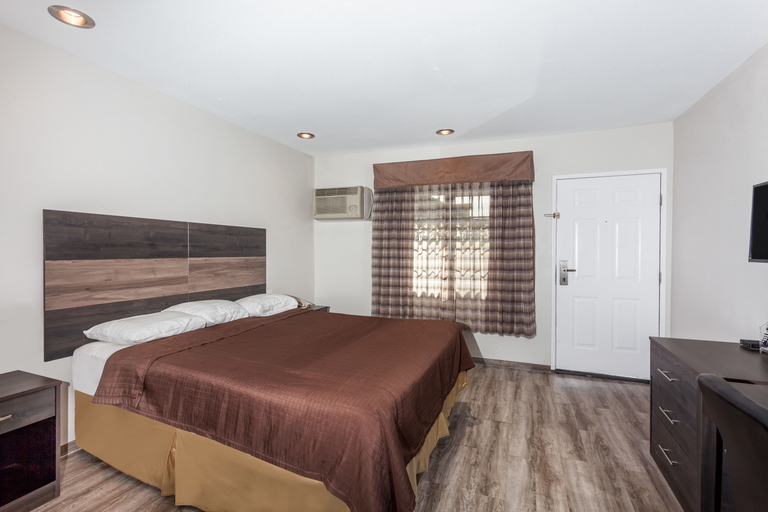 Bedroom 1, Studio 6 Rosemead, CA – Pasadena, Los Angeles