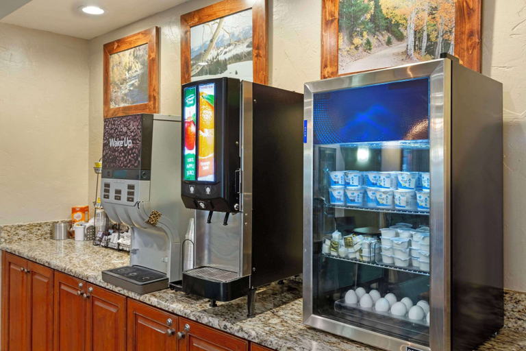Food & Drinks 5, Comfort Inn Richfield I-70, Sevier