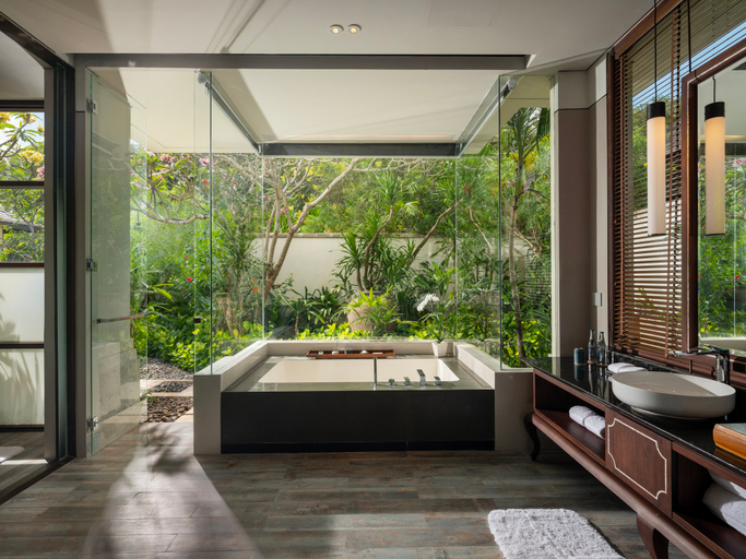 Bathroom 18