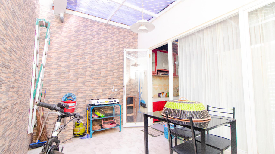 Others 4, Villa Seger Waras 2 Bedroom with Karaoke, Malang