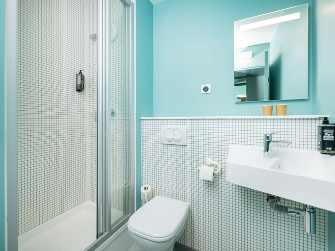 Bathroom 27