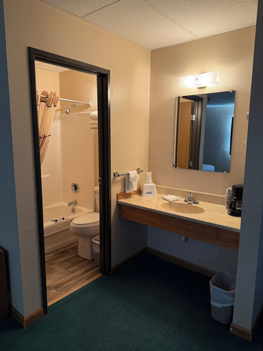 Bathroom 4, Americas Best Value Inn Torrington, Goshen