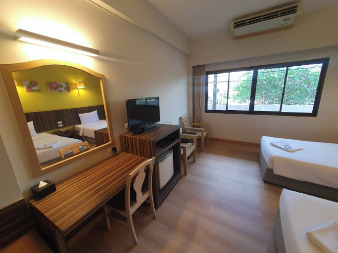 Bedroom 4, Bunjongburi Hotel, Muang Surat Thani