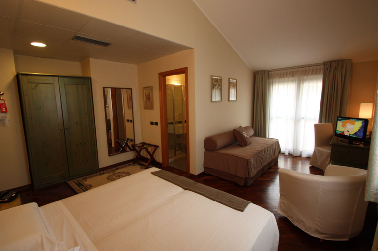 Bedroom 2, Albergo della Roccia, Parma