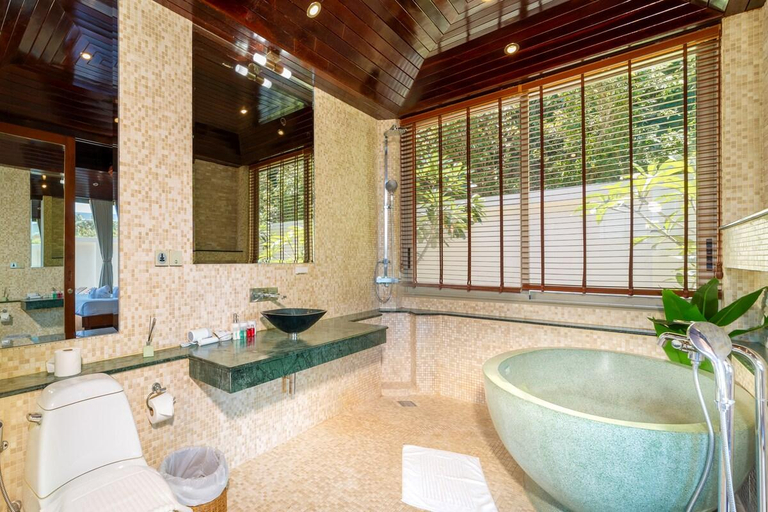 Bathroom, Edle Villa mit 180° Meerblick, Ko Samui