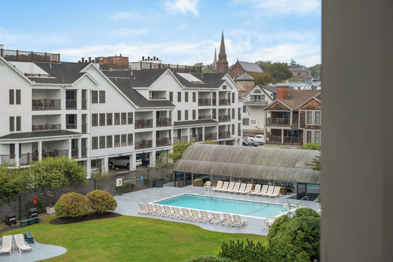 Club Wyndham Newport Onshore, Newport