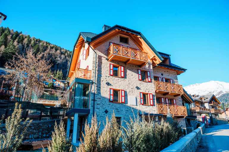 Exterior & Views 2, DALANIA MOUNTAIN APARTMENTS, Brescia