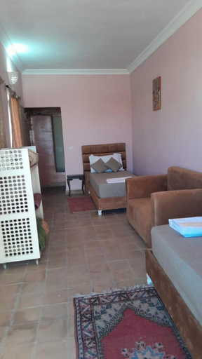 Others 5, Riad AHFIR, Taroudannt