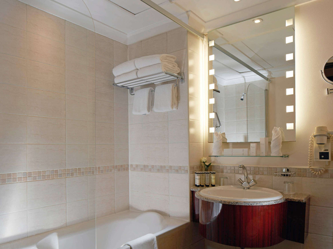 Bathroom 26