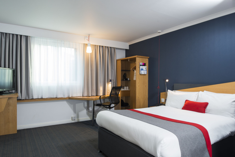 Bedroom 2, Holiday Inn Express STIRLING by IHG, Stirling