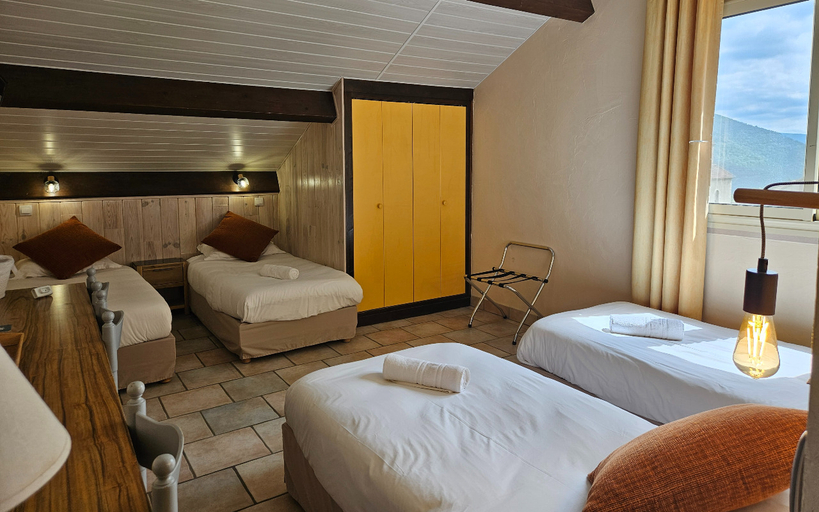 Bedroom 3, Logis Hotel Le Mont Barral, Drôme