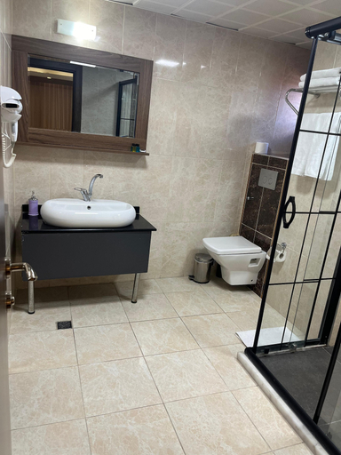 Bathroom 5, No 139 Apartments, Şişli