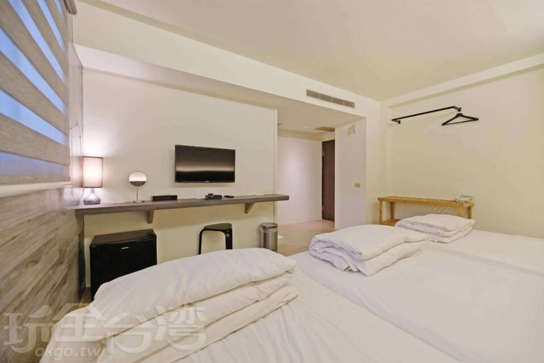 Bedroom 2, Huaxin Hotel, Penghu