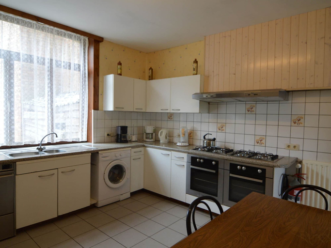 Others 5, Ardennes Stay for 21 Guests, Liège