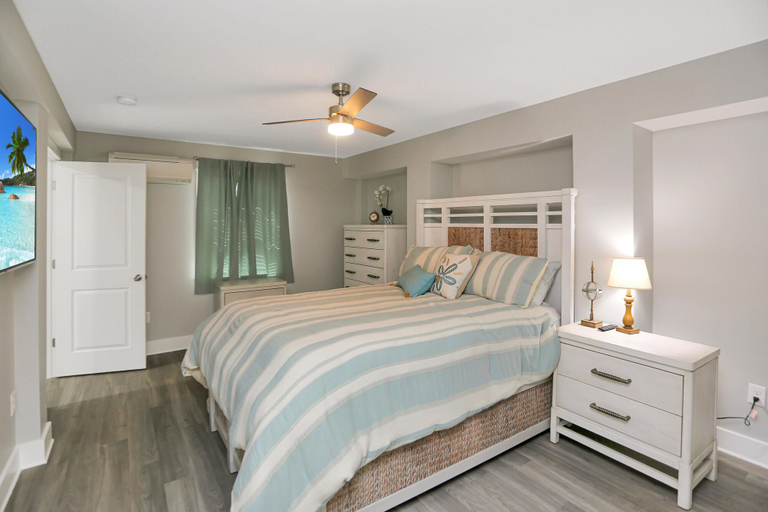 Bedroom 4, Anchored Inn, Gulf