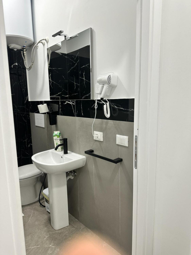 Bathroom 4, le camere di anna e grazia, Napoli