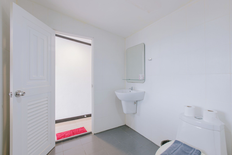 Bathroom 4