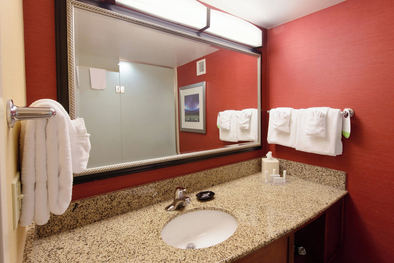 Bathroom 5, Courtyard by Marriott Canton, Stark
