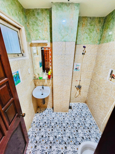 Bathroom 2, Tuan Hung Hotel HCM, District 7