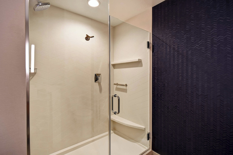 Bathroom 4, Fairfield Inn & Suites by Marriott Plymouth, Plymouth