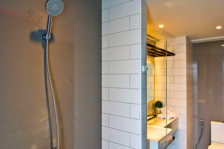 Bathroom 6