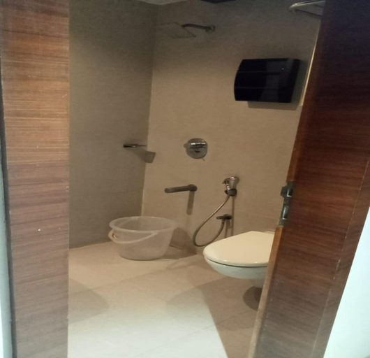 Bathroom 16