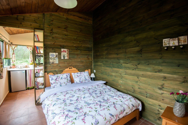 Bedroom 4, Orgon Farm Houses, Crete