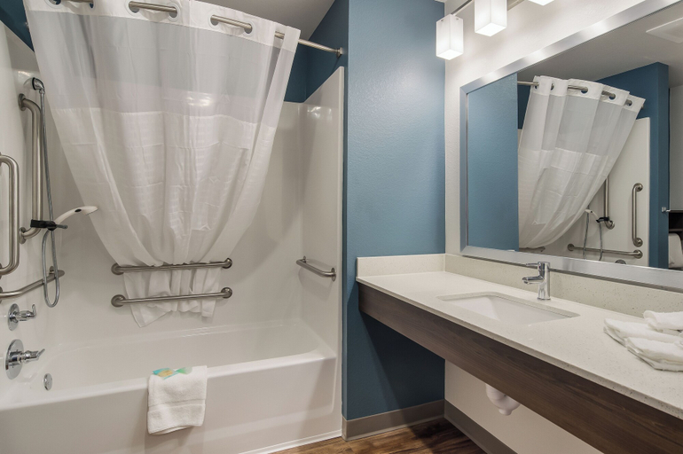 Bathroom 4, WoodSpring Suites Beaverton - Portland West, Washington