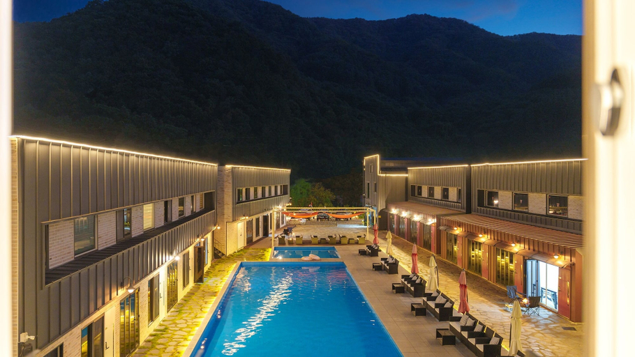 Swimming Pool 3