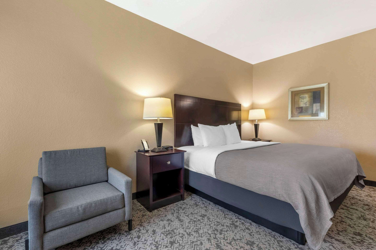 Bedroom 4, Quality Inn & Suites Groesbeck North, Limestone
