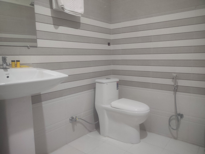 Bathroom 2, Rudraksh Paradise, Varanasi