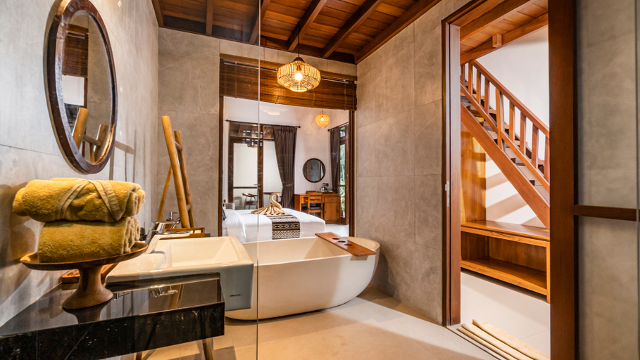 Bathroom 14