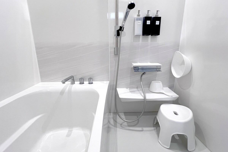 Bathroom 3, Rakupaku ISA, Ginowan