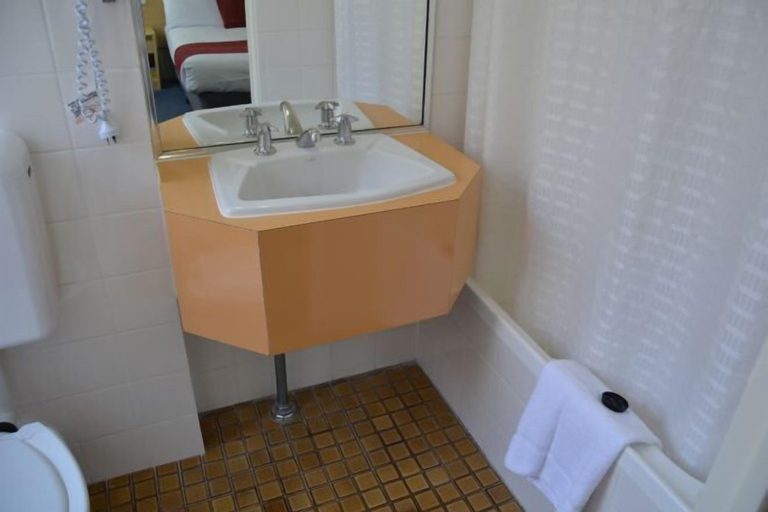 Bathroom 17