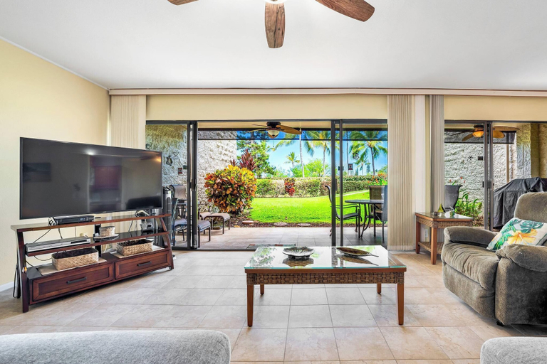 Keauhou Punahele Private Lanai w/ Grill, Hawaii