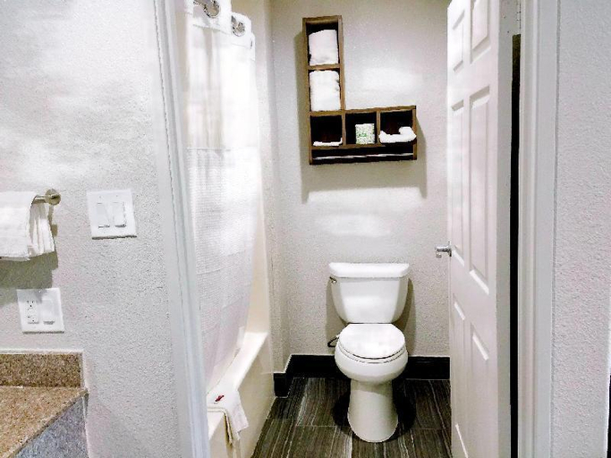 Bathroom 11