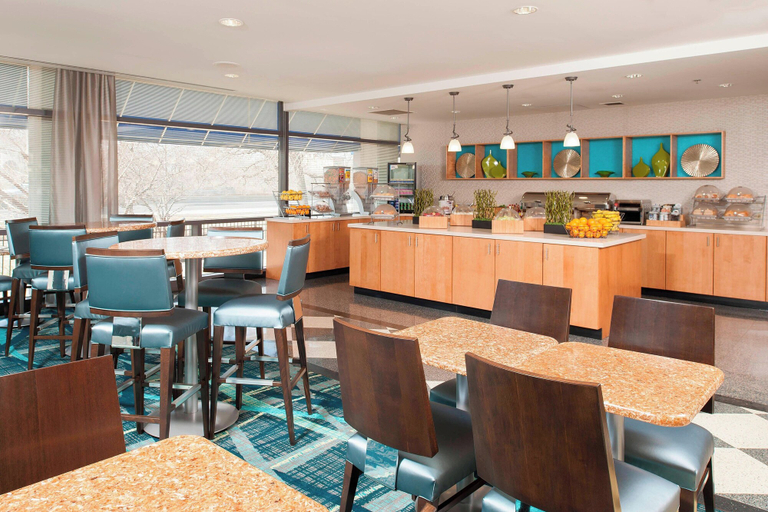 Food & Drinks 5, SpringHill Suites Chicago O'Hare by Marriott, Cook