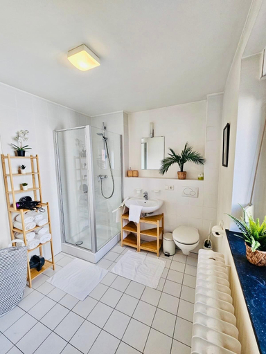 Bathroom, Cozy one bedroom retreat in Luxembourg, Luxembourg