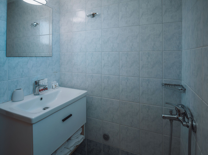Bathroom 4, Giosifaki, South Aegean
