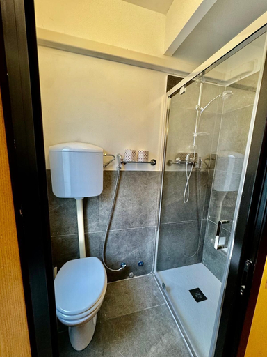 Bathroom 5, Hotel Guidi, Venezia