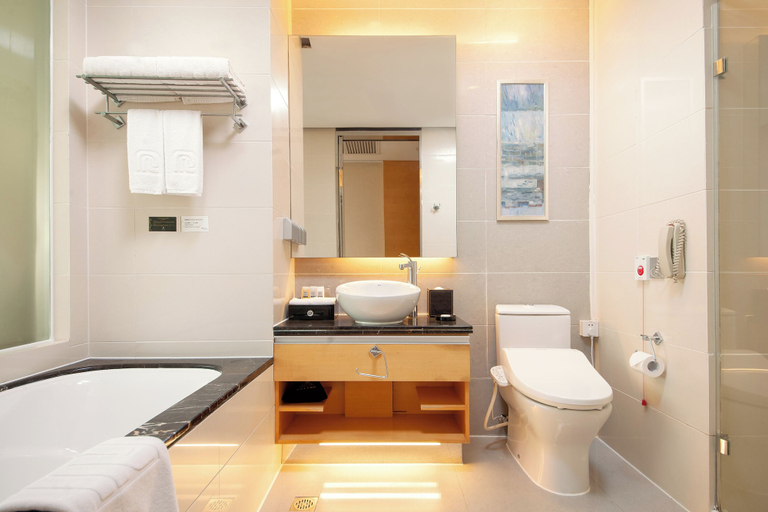Bathroom 4, Regal Jinfeng Hotel, Shanghai