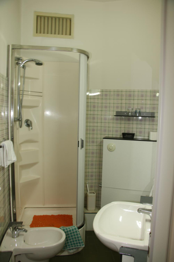 Bathroom, Hotel Boston, Teramo