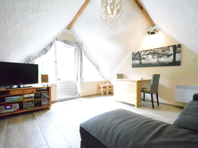 Food & Drinks, Chalet in Gesves with Roof Terrace, Garden, BBQ, Namur