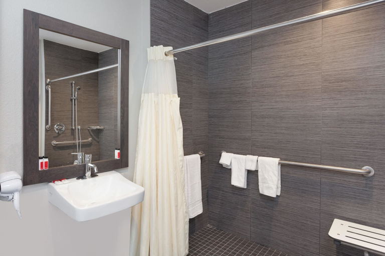 Bathroom, Studio 6 Rosemead, CA – Pasadena, Los Angeles
