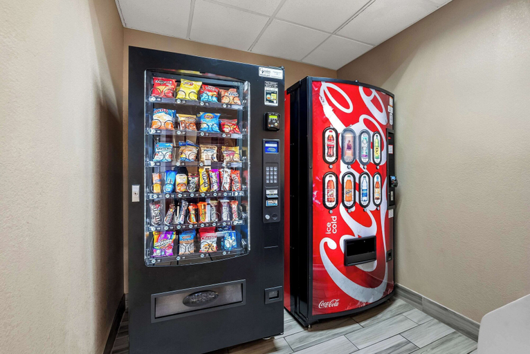 Food & Drinks 5, Comfort Inn & Suites, Bay